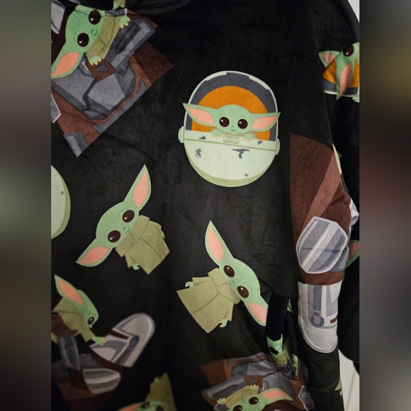 Star Wars Baby Yoda Big Kid Blanket Hoodie OS - Picture 3 of 8